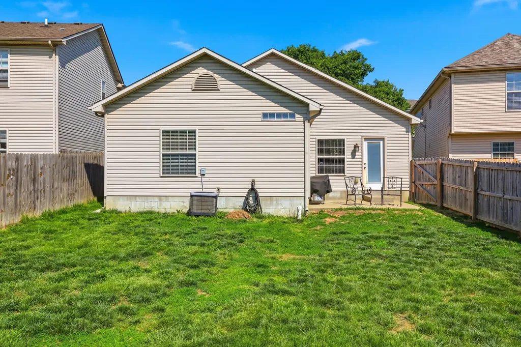 2261 Market Garden Lane Lexington KY 40509