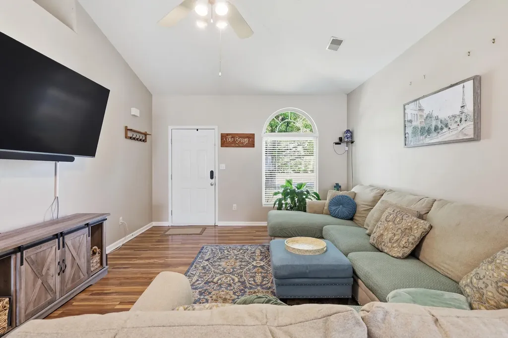 2261 Market Garden Lane Lexington KY 40509