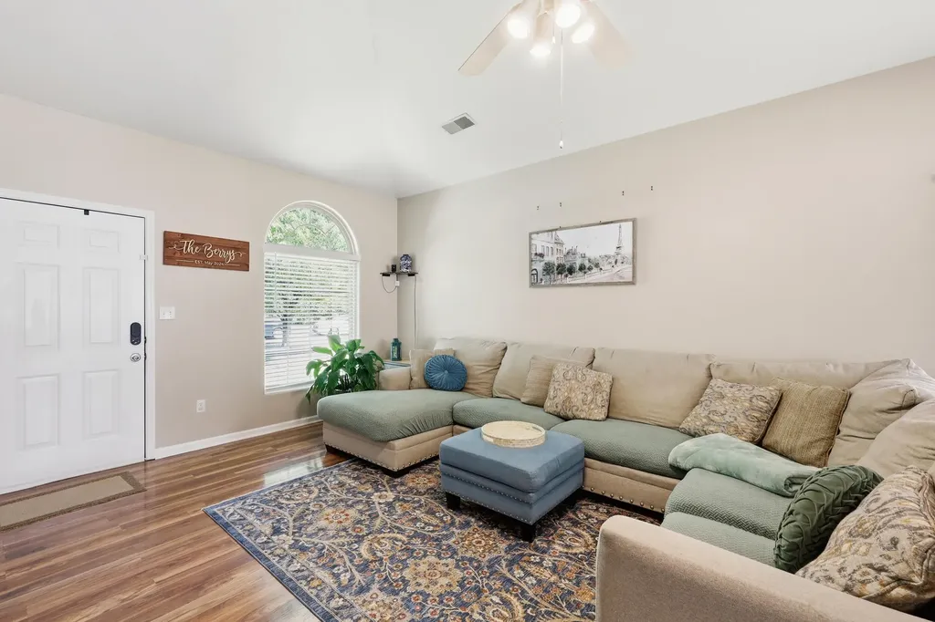 2261 Market Garden Lane Lexington KY 40509