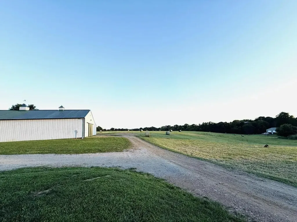 211 Foster Drive Willisburg KY 40078