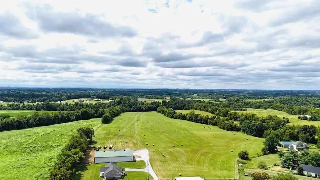 211 Foster Drive Willisburg KY 40078