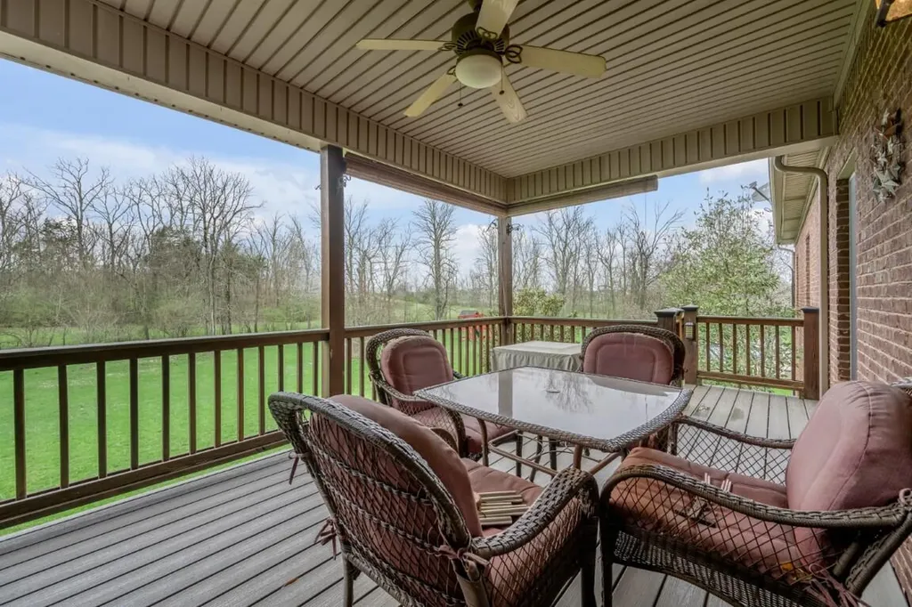 1016 Scenic Garden Lawrenceburg KY 40342