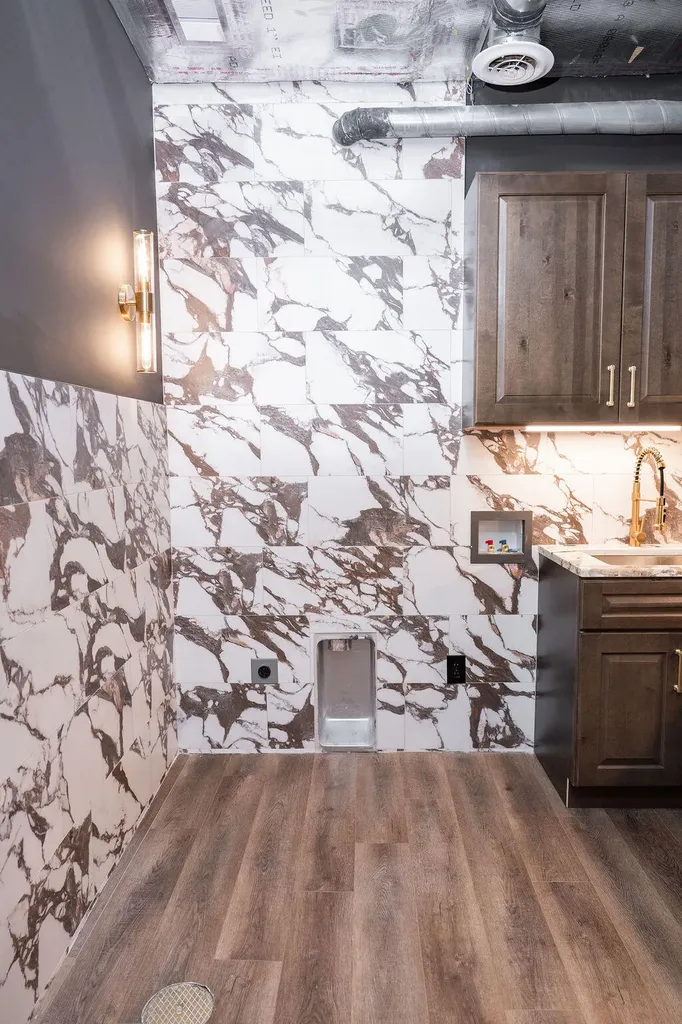 275 Limestone Lexington KY 40508