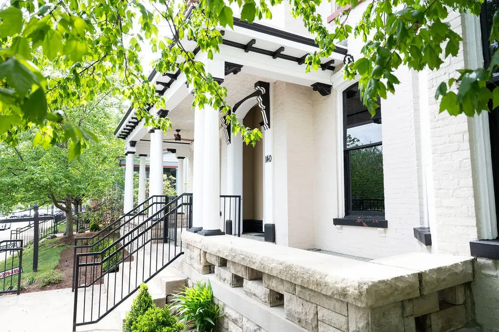 275 Limestone Lexington KY 40508