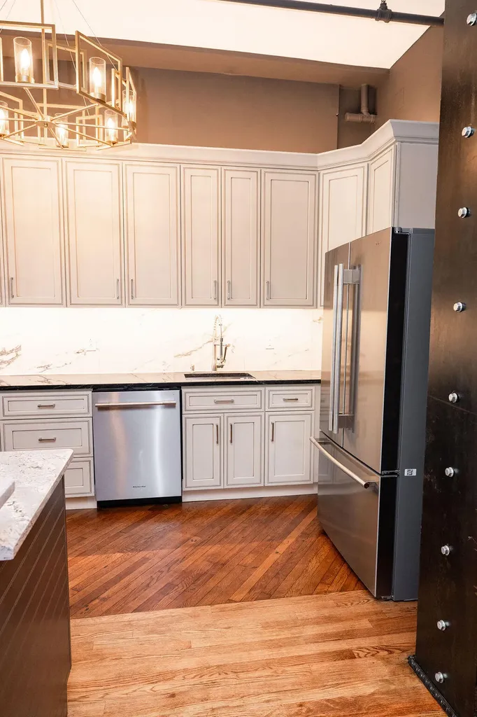 275 Limestone Lexington KY 40508