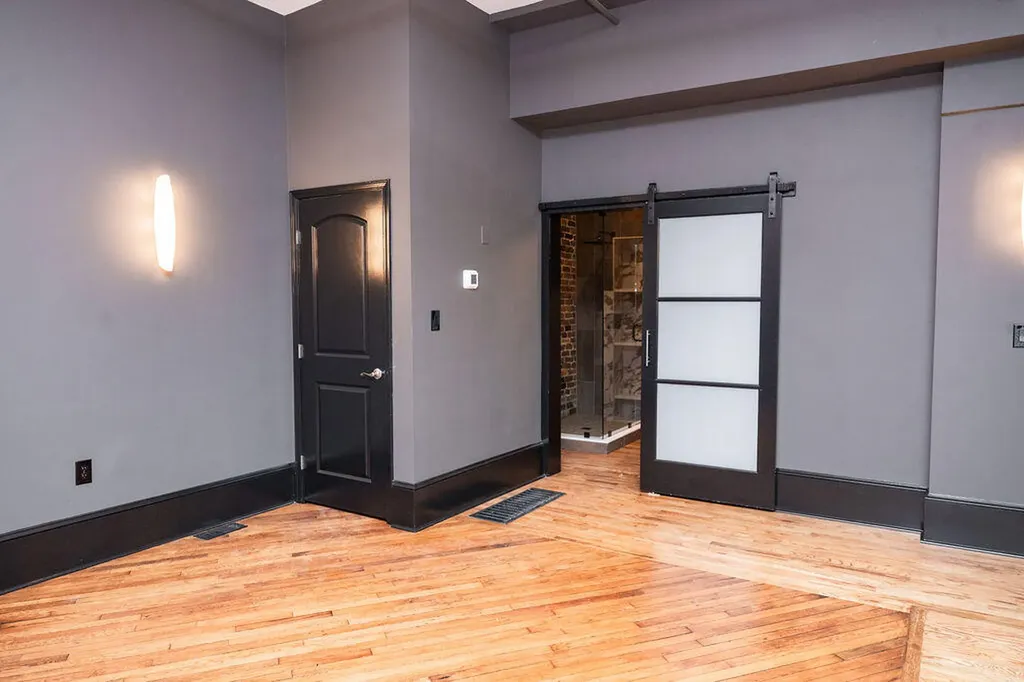 275 Limestone Lexington KY 40508