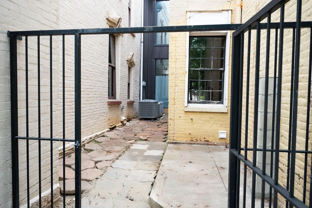 275 Limestone Lexington KY 40508