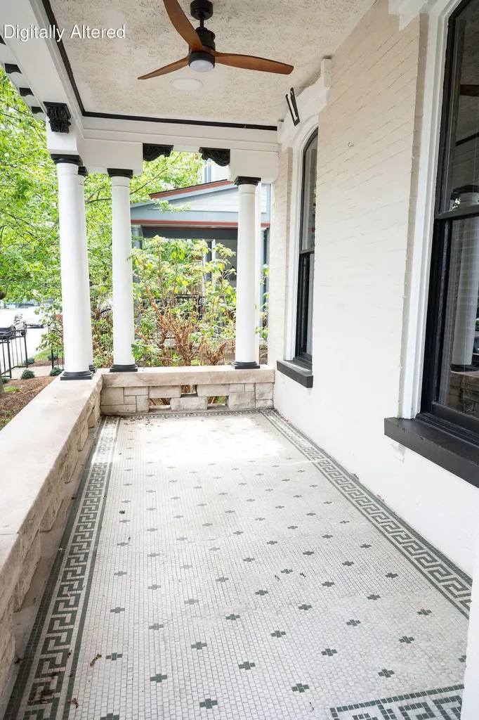 275 Limestone Lexington KY 40508