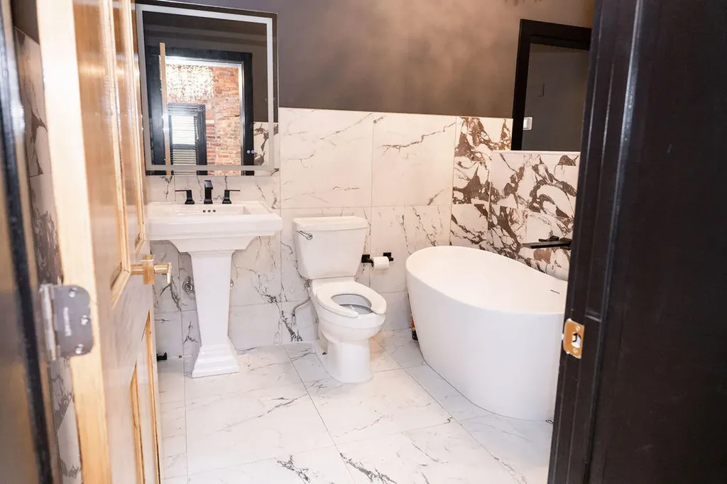 275 Limestone Lexington KY 40508
