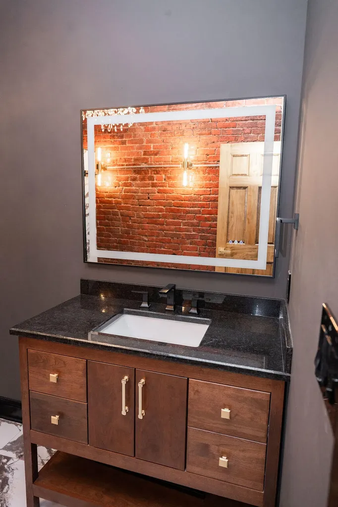 275 Limestone Lexington KY 40508