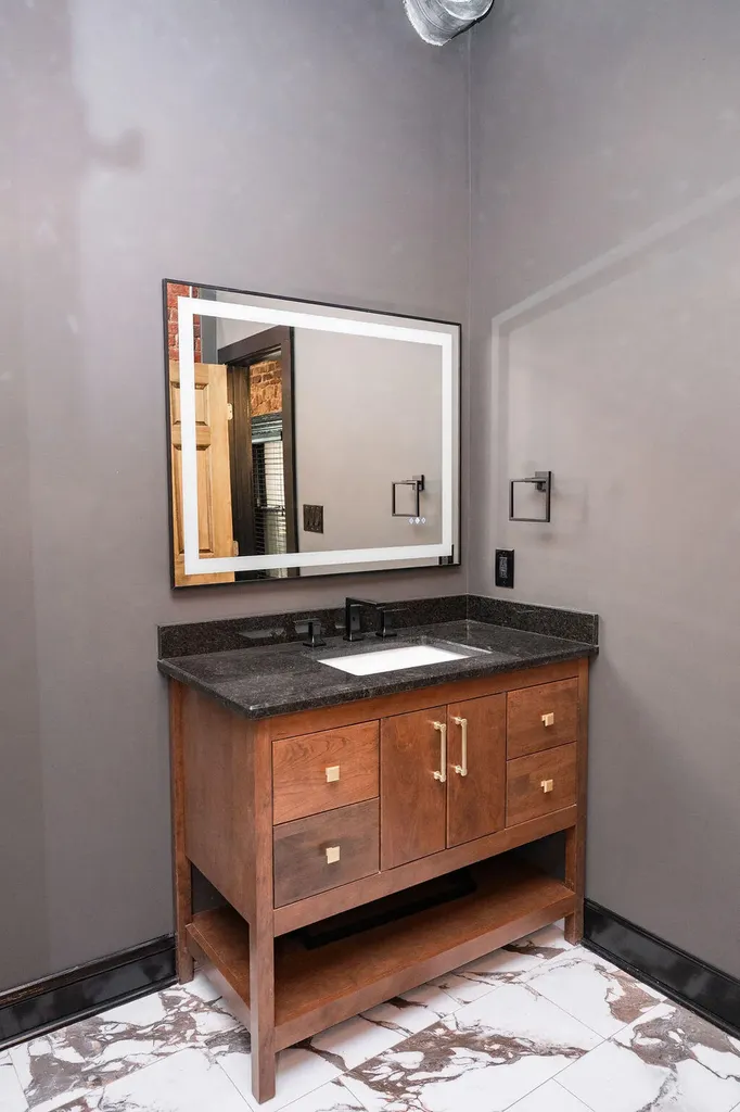 275 Limestone Lexington KY 40508