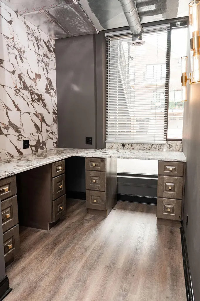275 Limestone Lexington KY 40508