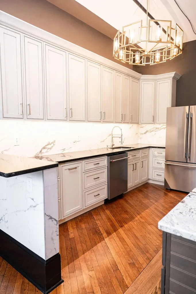 275 Limestone Lexington KY 40508