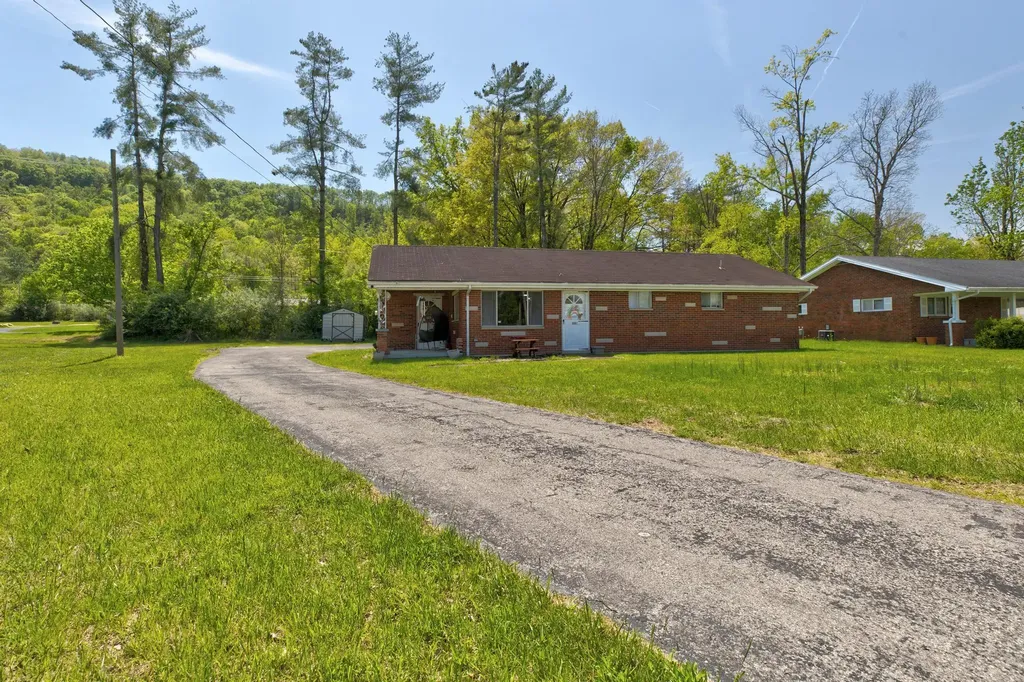 681 E College Avenue Stanton KY 40380