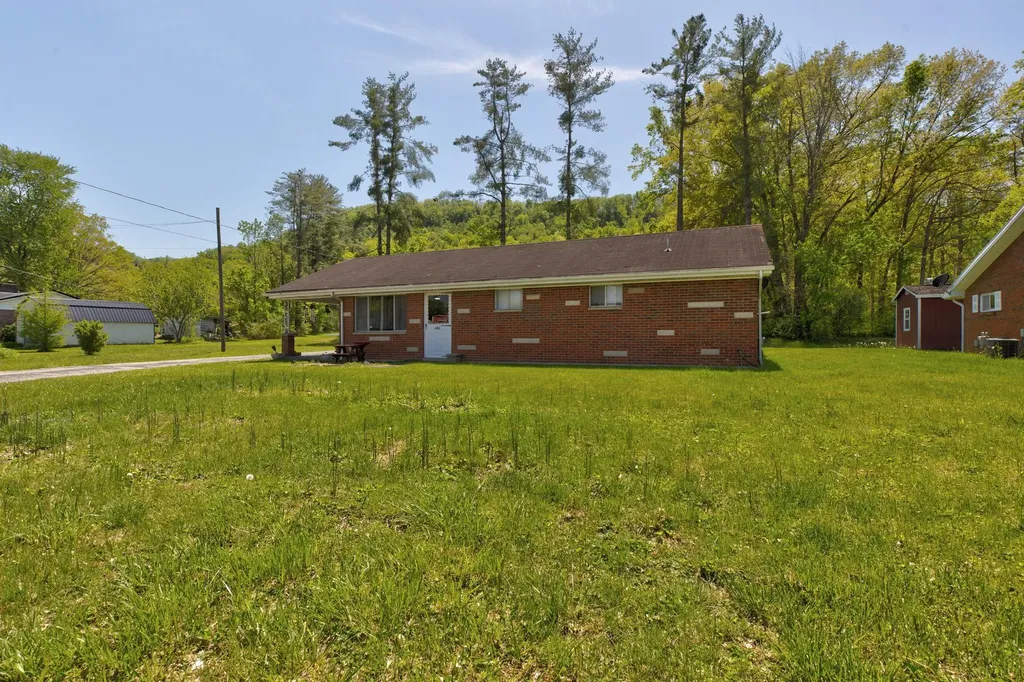 681 E College Avenue Stanton KY 40380