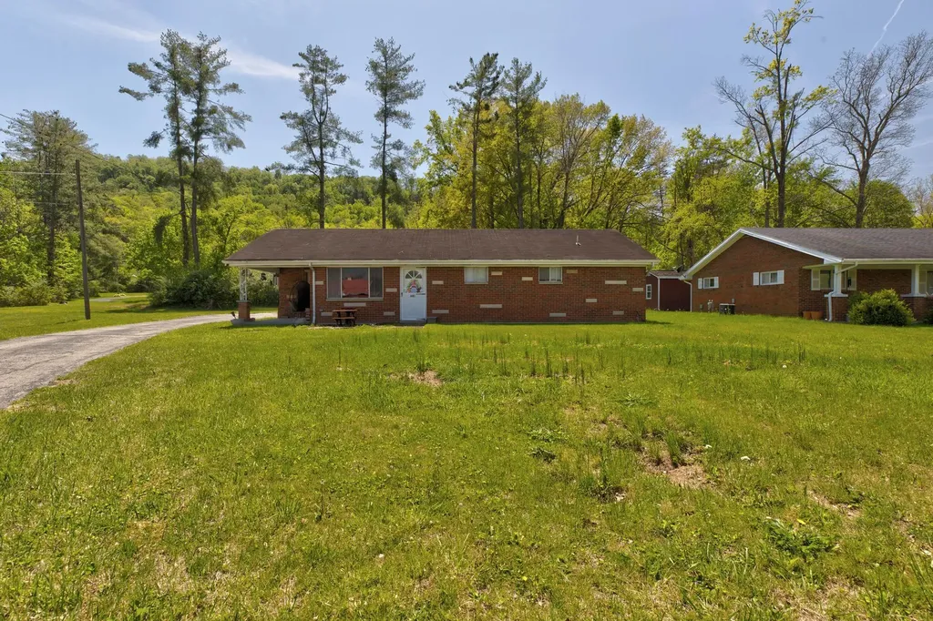 681 E College Avenue Stanton KY 40380