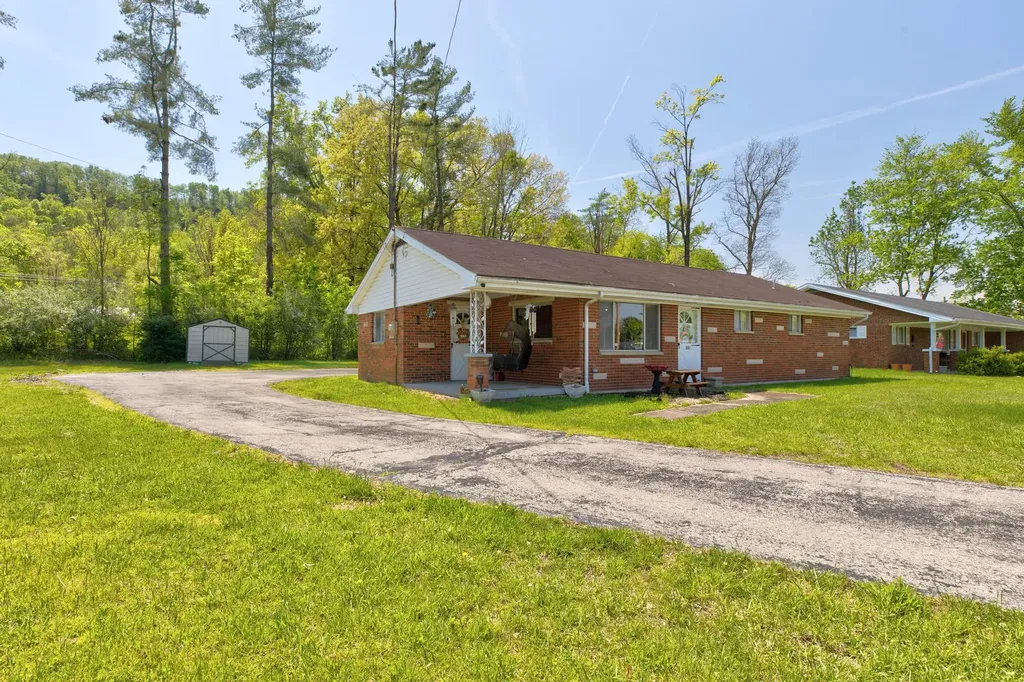 681 E College Avenue Stanton KY 40380