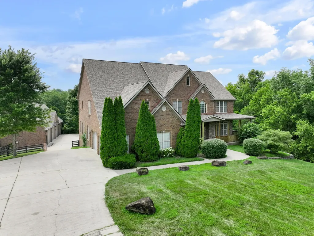 204 Hickory Meadows Drive Richmond KY 40475