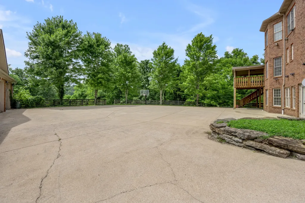 204 Hickory Meadows Drive Richmond KY 40475