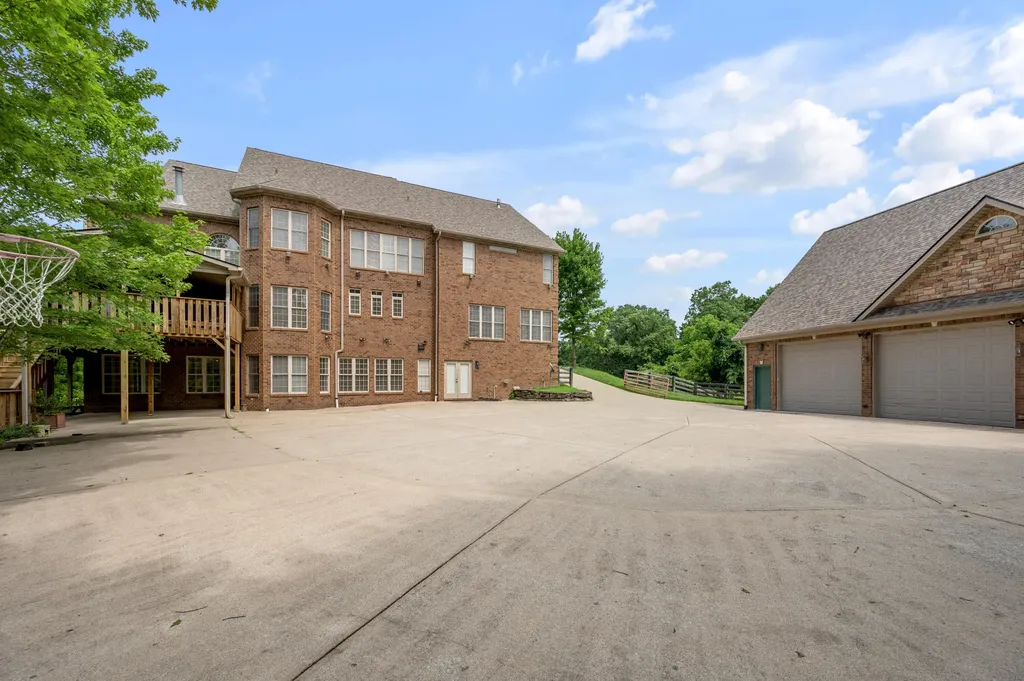 204 Hickory Meadows Drive Richmond KY 40475