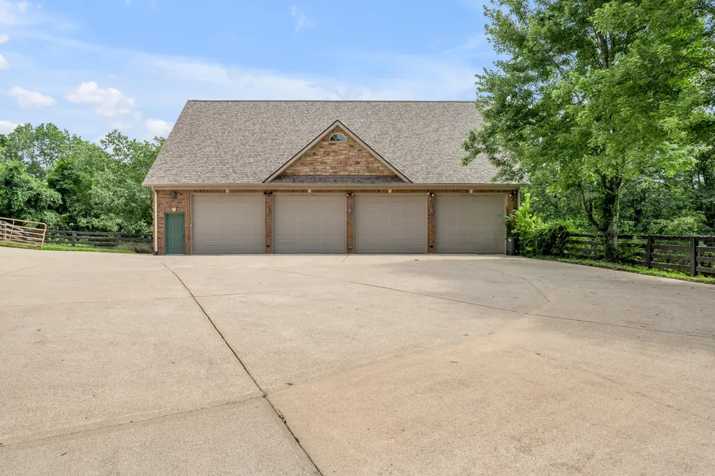 204 Hickory Meadows Drive Richmond KY 40475
