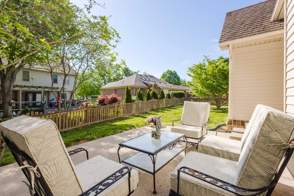 1101 Carters Close Lexington KY 40514