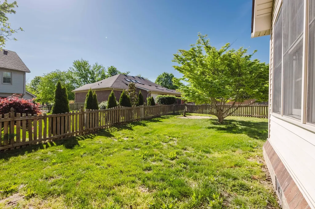 1101 Carters Close Lexington KY 40514