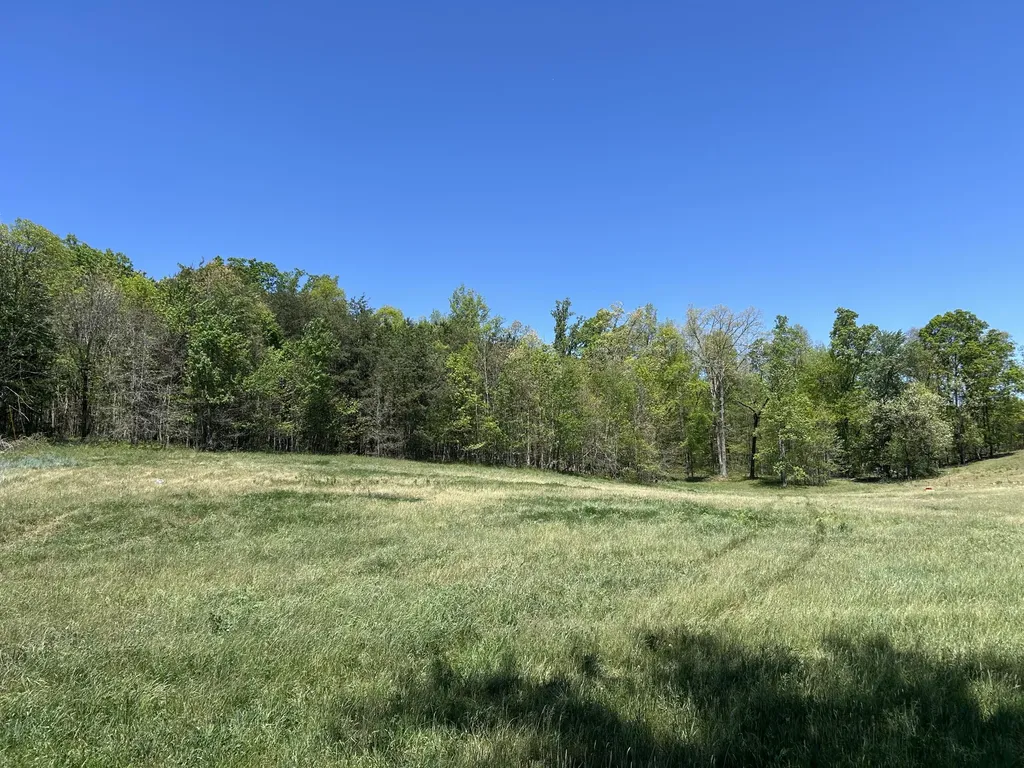 00 Kentucky 1394 Highway East Bernstadt KY 40729