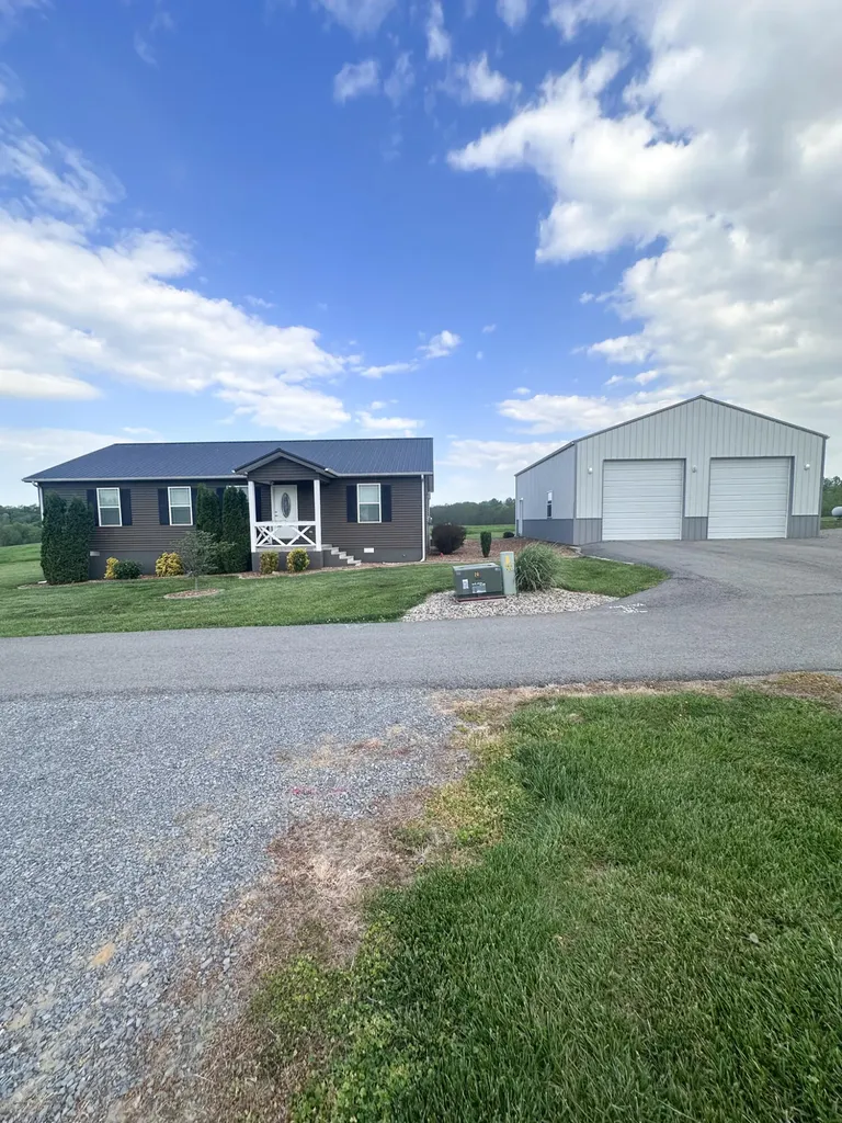 193 Highway 1383 Russell Springs KY 42642