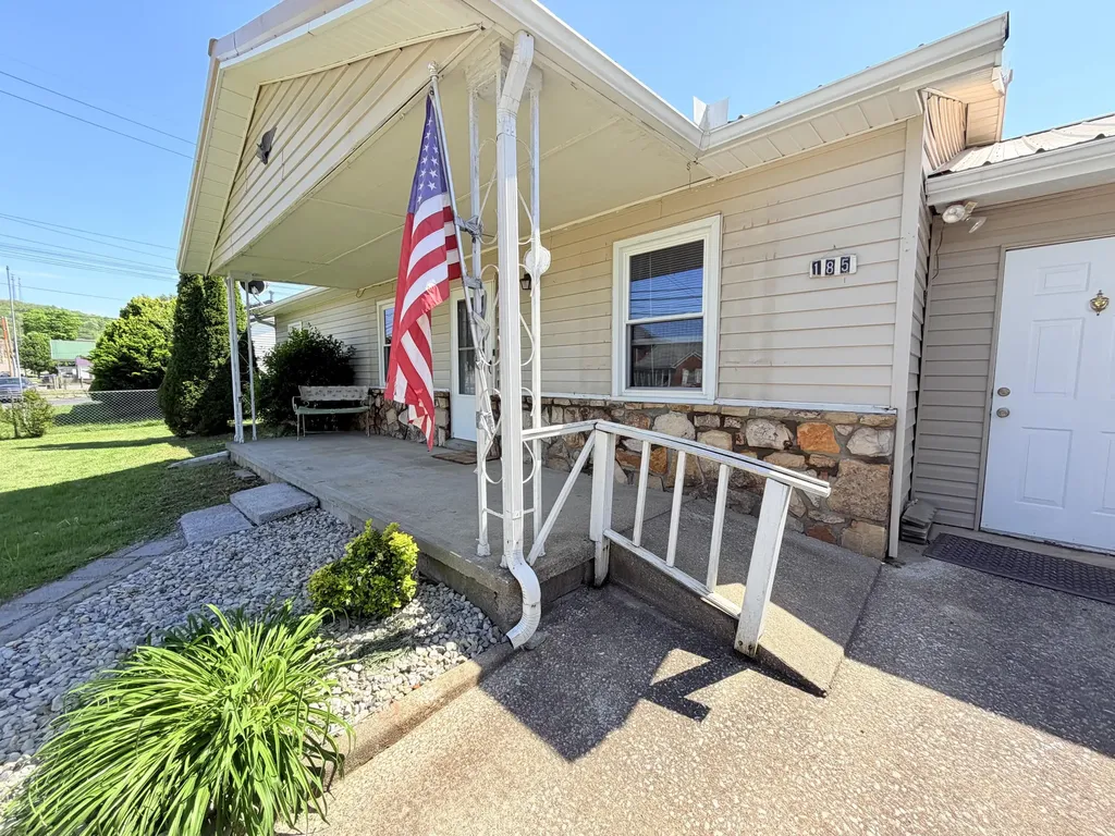 185 W Main Street Mt Vernon KY 40456
