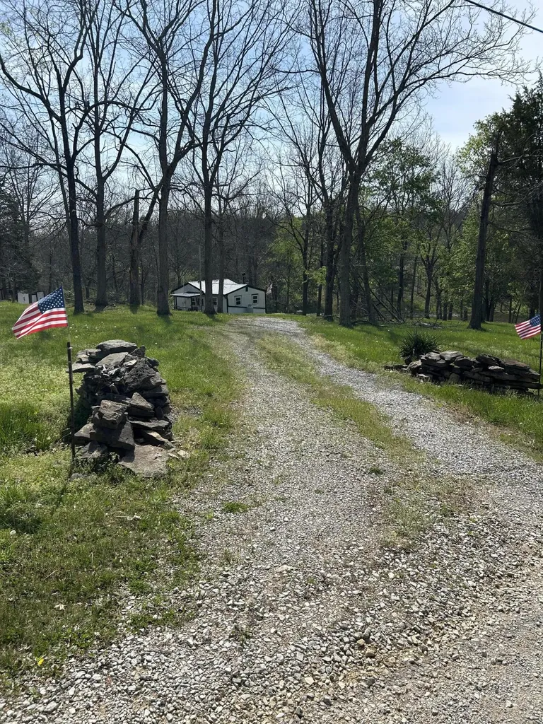 38 Cricket Lane Berry KY 41003