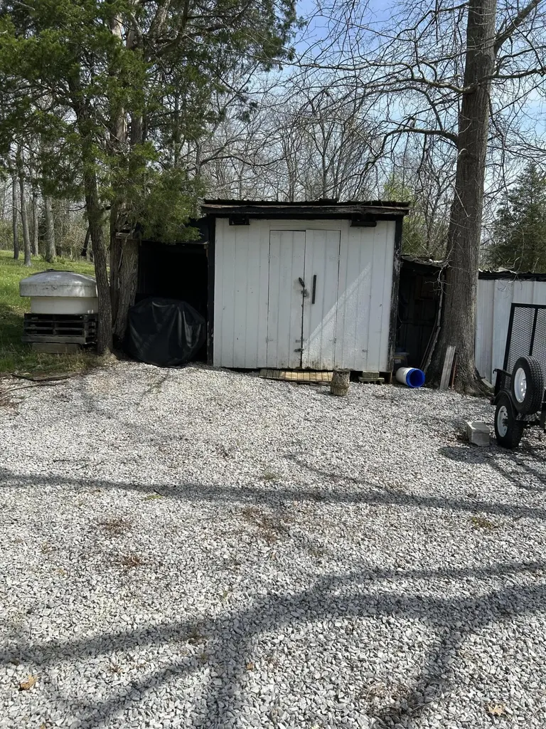 38 Cricket Lane Berry KY 41003