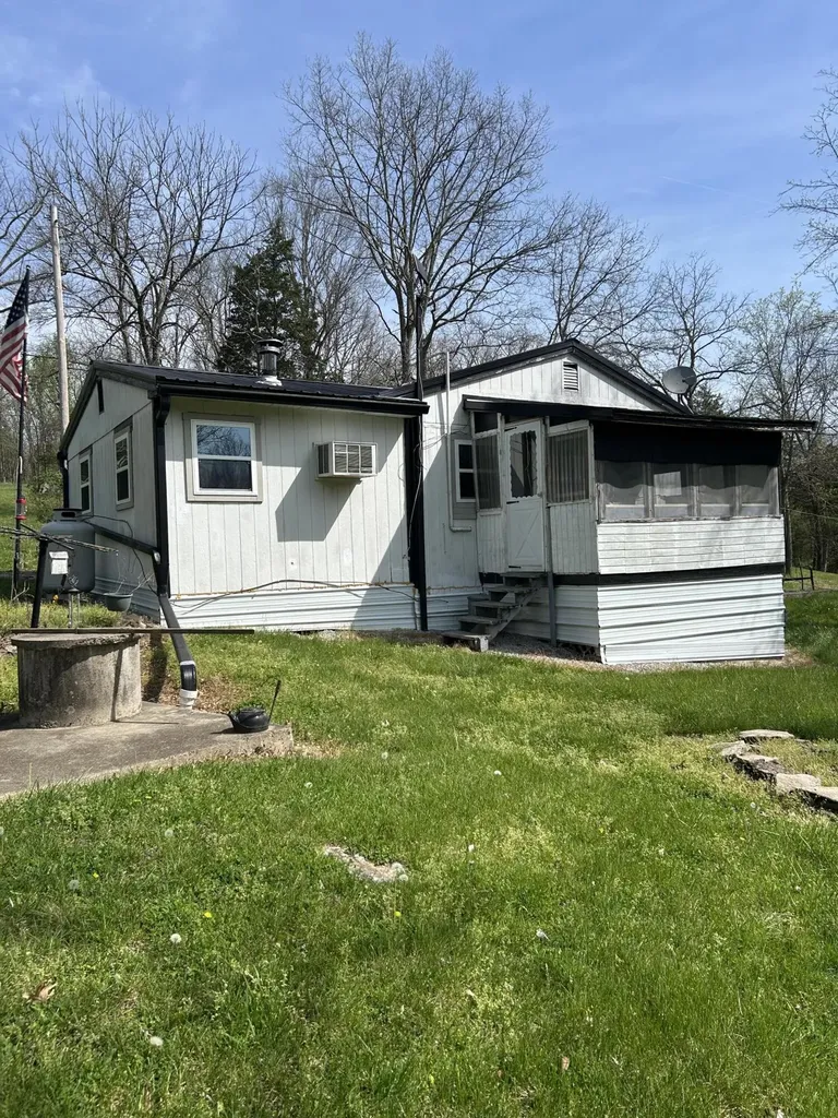 38 Cricket Lane Berry KY 41003