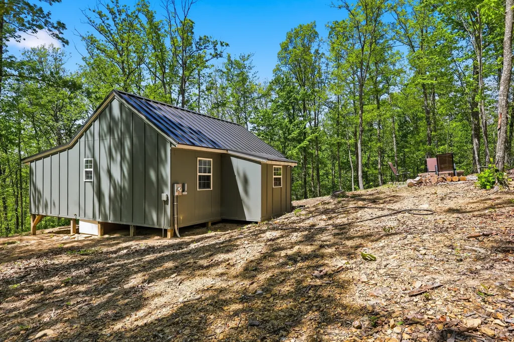 1100 Sinking Valley School Road Mckee KY 40447