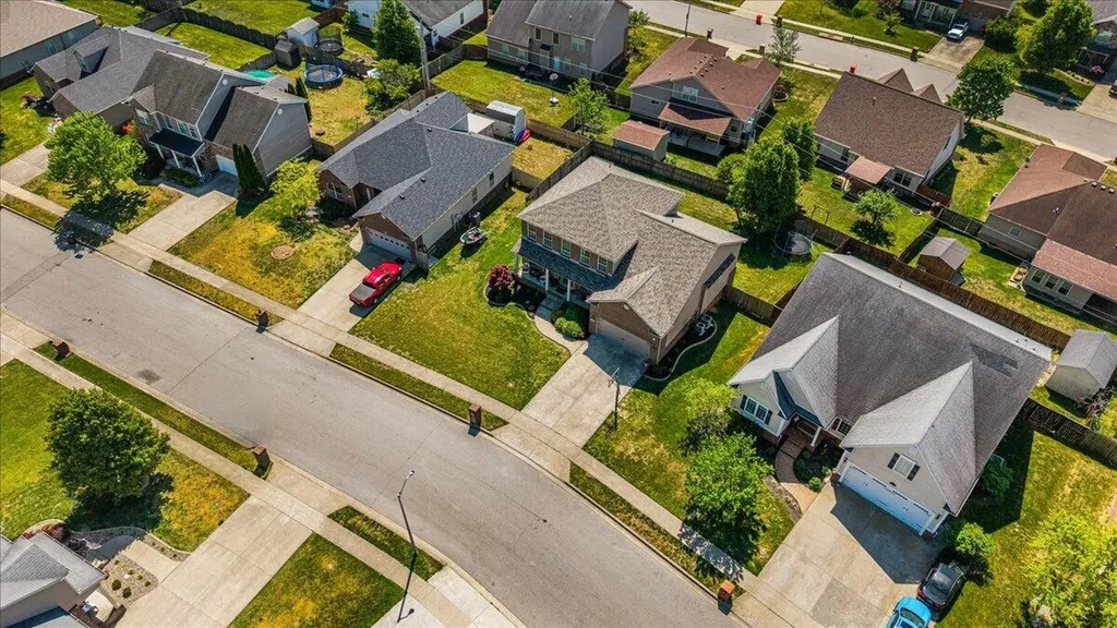145 Bernie Trail Nicholasville KY 40356
