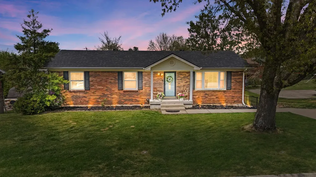 28 Churchill Drive Winchester KY 40391