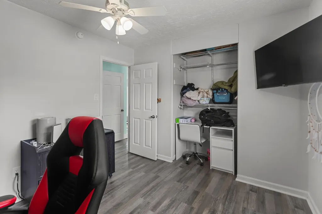28 Churchill Drive Winchester KY 40391