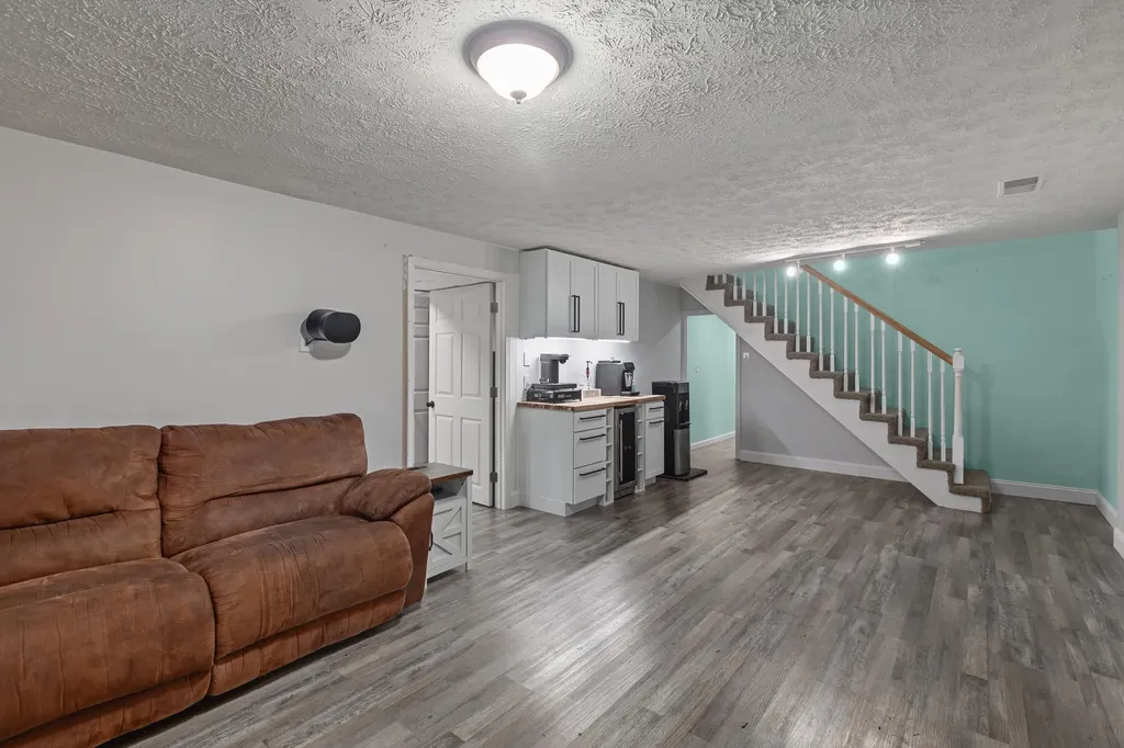 28 Churchill Drive Winchester KY 40391