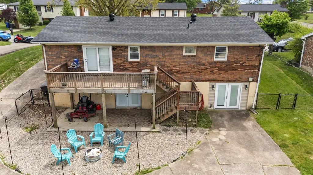 28 Churchill Drive Winchester KY 40391