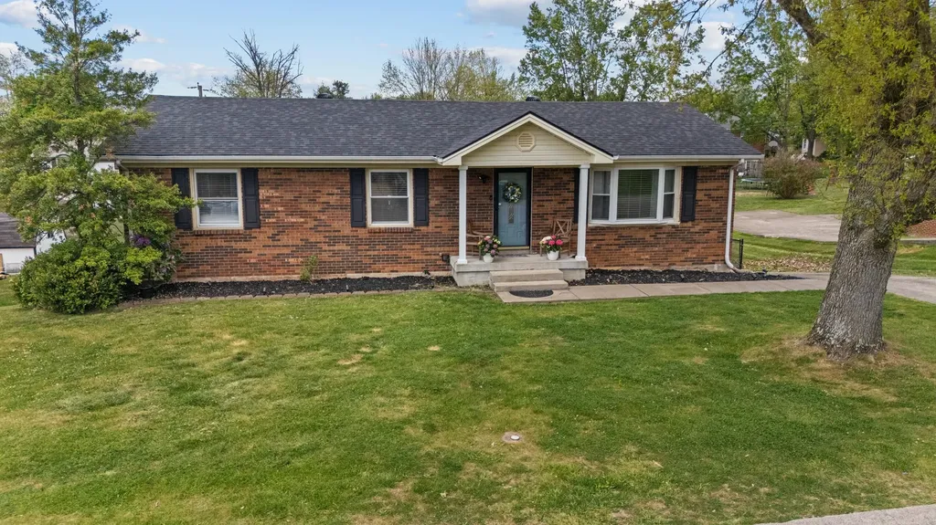 28 Churchill Drive Winchester KY 40391
