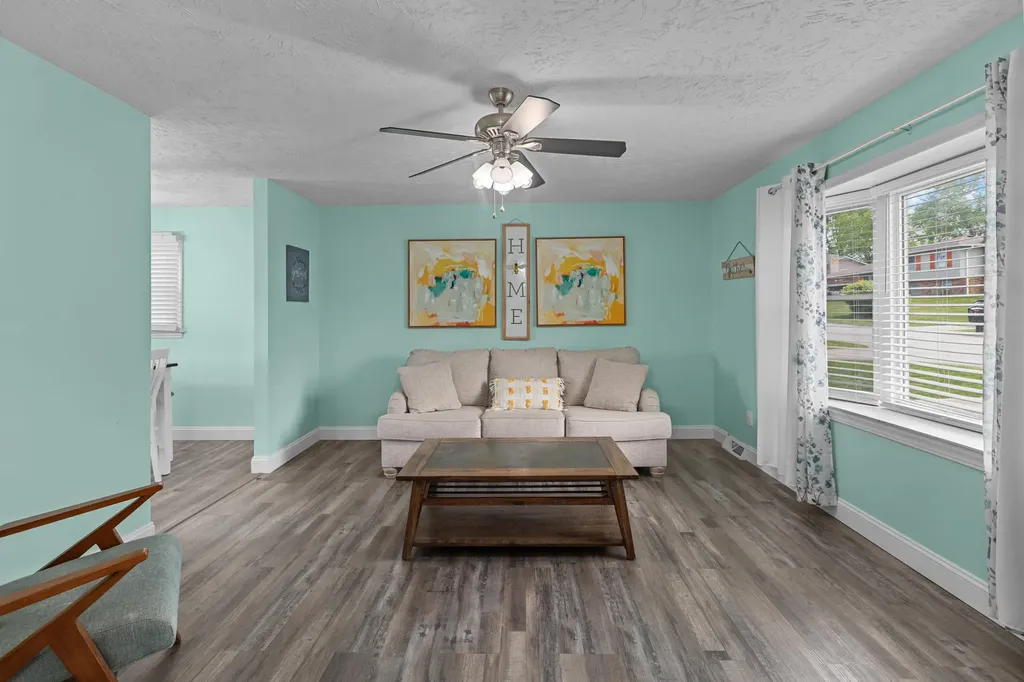 28 Churchill Drive Winchester KY 40391