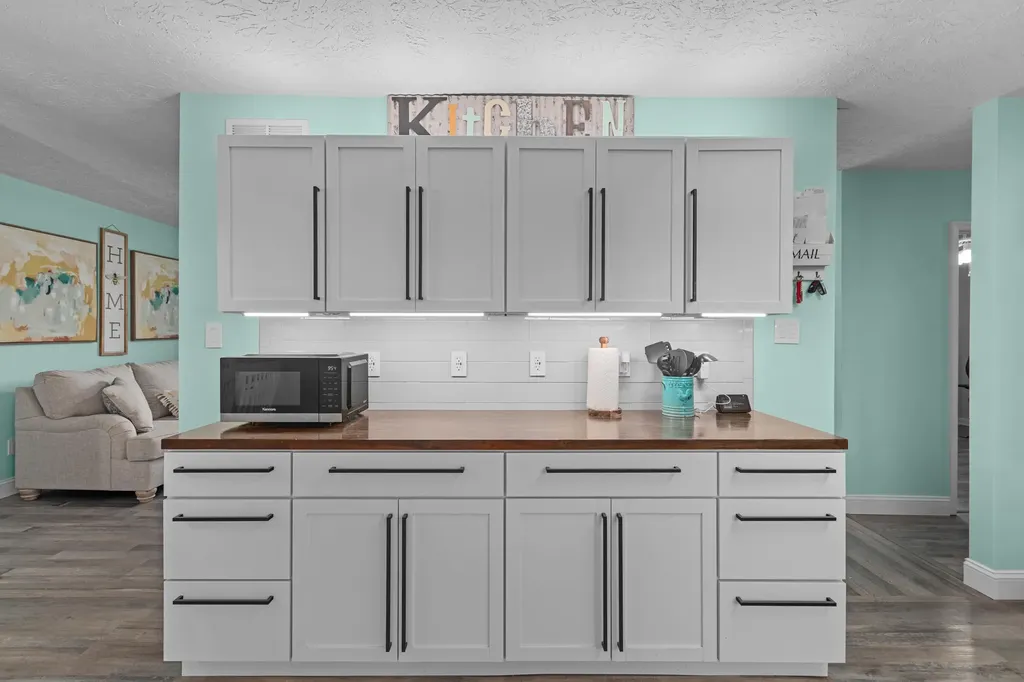 28 Churchill Drive Winchester KY 40391