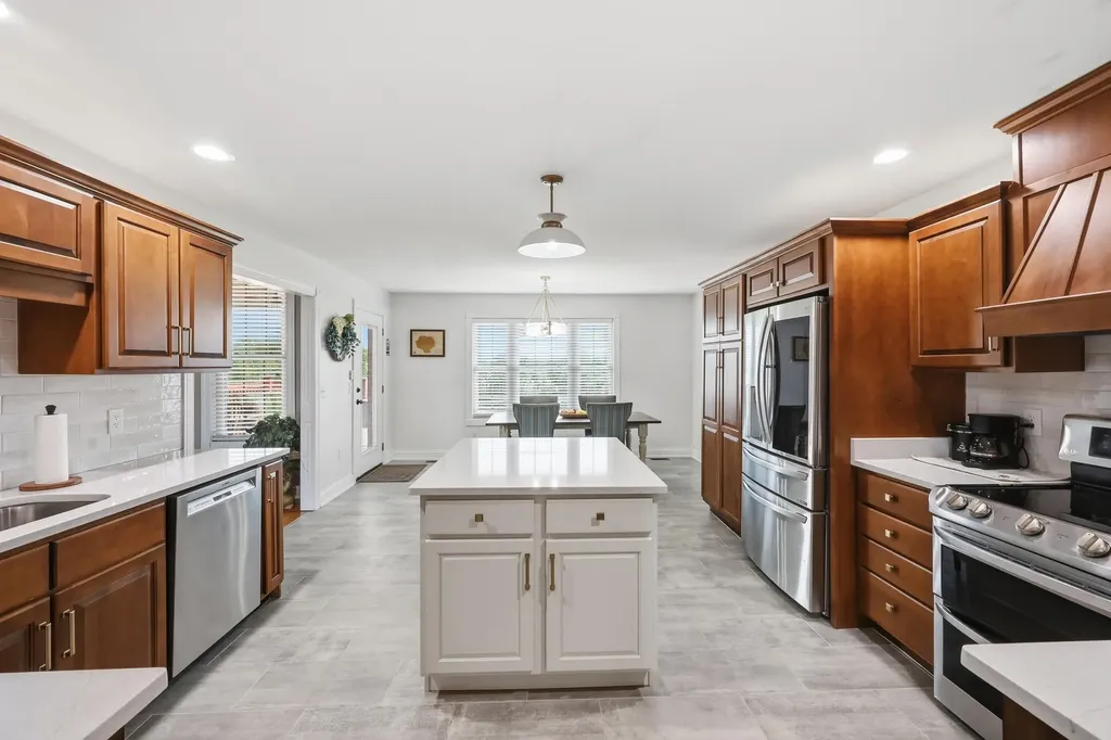 4045 Port Royal Drive Richmond KY 40475
