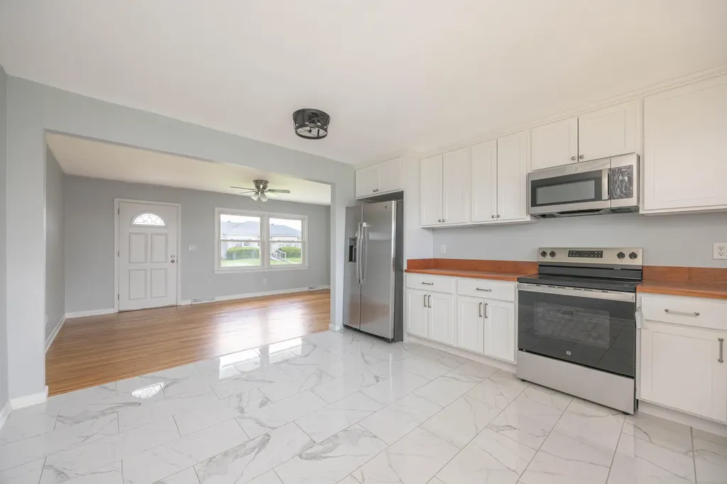 302 Robin Road Paris KY 40361