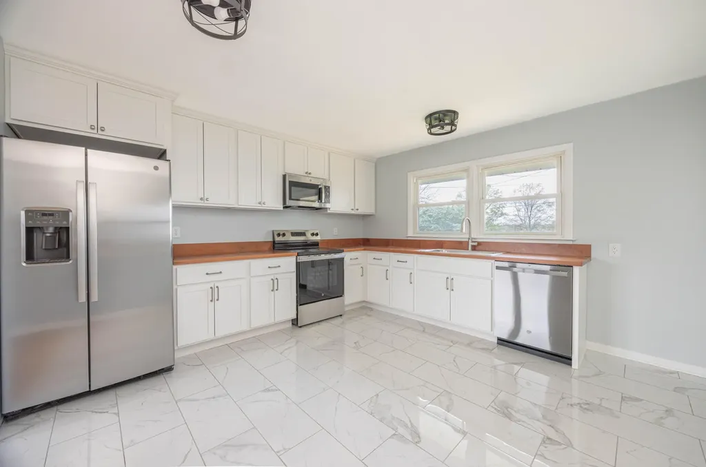302 Robin Road Paris KY 40361