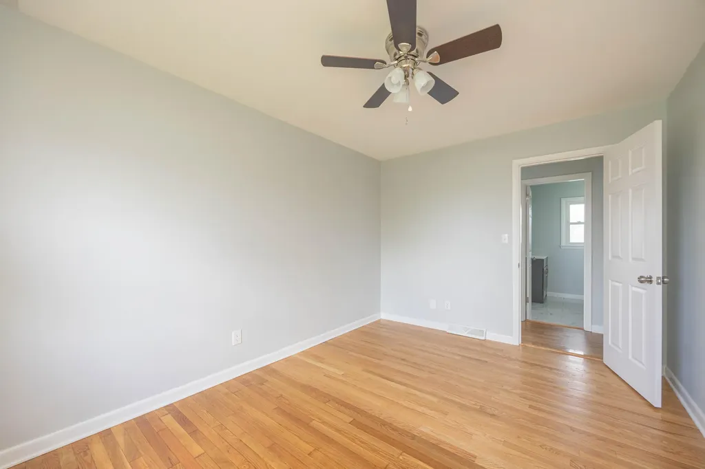 302 Robin Road Paris KY 40361