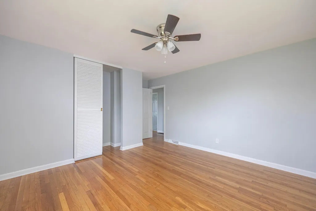 302 Robin Road Paris KY 40361