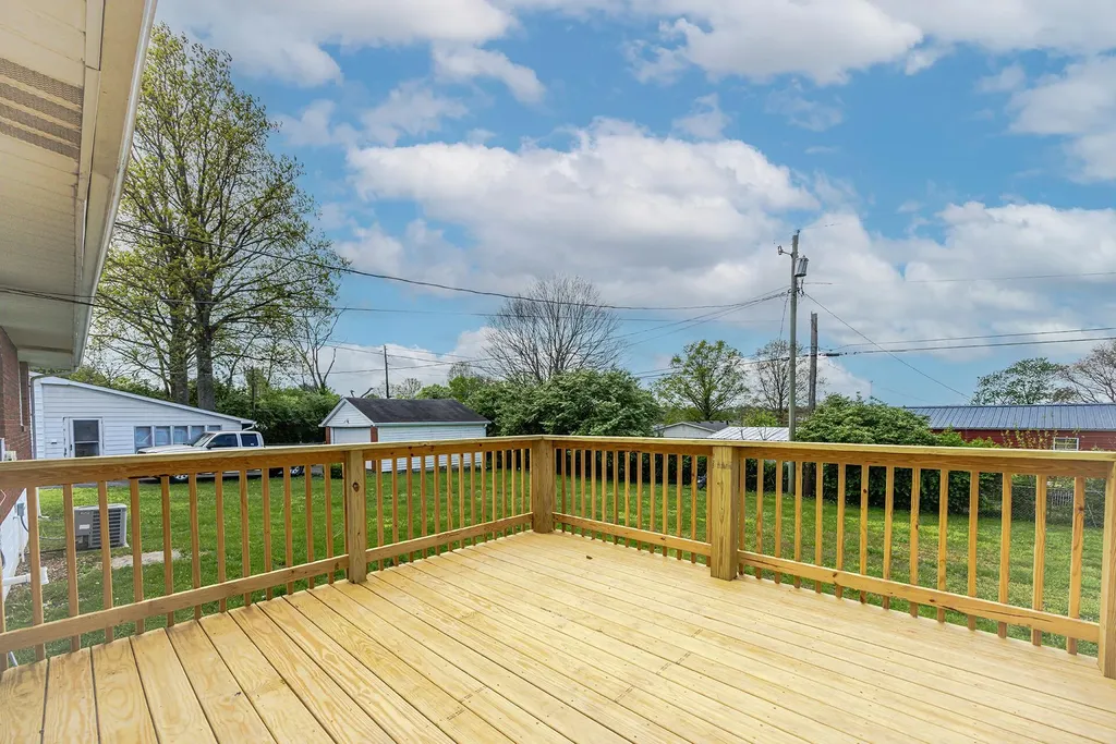 302 Robin Road Paris KY 40361