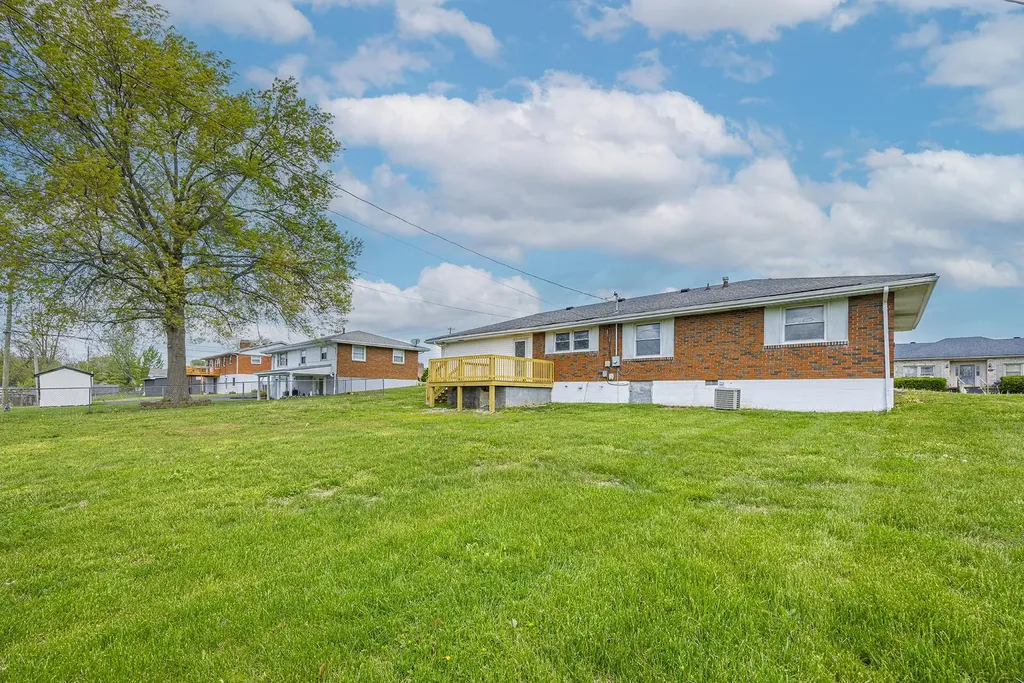 302 Robin Road Paris KY 40361