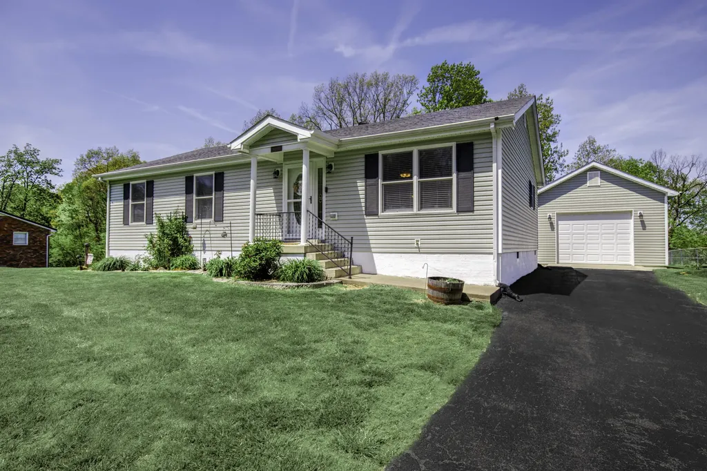 1035 Gregory Lane Lawrenceburg KY 40342